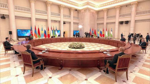 В Санкт-Петербурге второй день предновогоднего неформального саммита лидеров стран СНГ