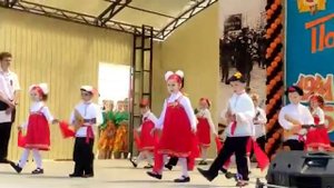Русский народный танец "Балалайка" дети 5-6 ЛЕТ. Музыкальный руководитель: Гаджижалилова Л. О.