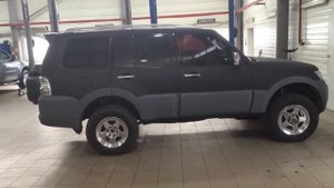 Увеличенный клиренс на американских амортах King of Shocks. Паджеро 4 дизель 3,2