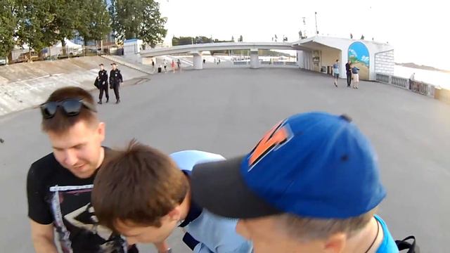 прогуливаемся около ..Счастье не загорами..