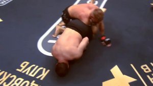 Бой КОВАЛЕНКО vs Артём Тарасов. Легендарный выход Коваленко из захвата