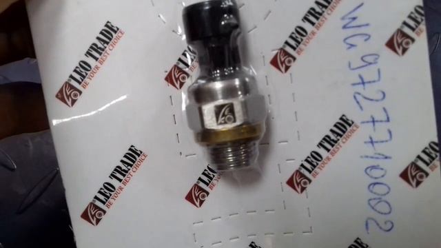 WG9727710002 Датчик давления воздуха в ресивере HOWO A7 смотреть онлайн