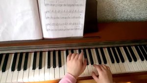 Детская песня на пианино "Дождик"