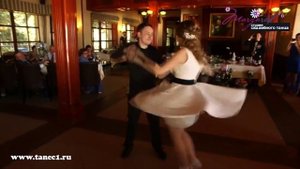 Зажигательный свадебный танец жениха и невесты. Свинг.