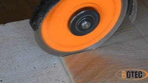 BGTEC алмазный диск. Режем плитку. Диск в работе.