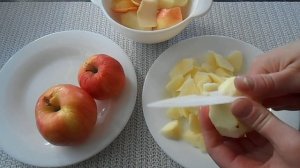Шарлотка на кефире БЕЗ ЯИЦ с яблоками в мультиварке.