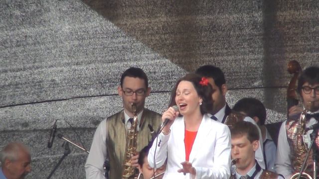 Поёт Лиза Бертолуччи. Свинг Белой ночи. Санкт-Петербург 2011 Видео - Александр Травин смотреть онлайн