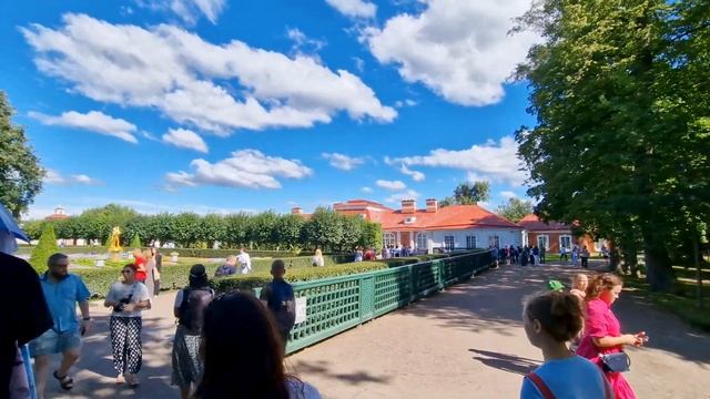 Прогулка по нижнему парку Петродворца.