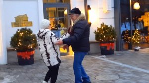 ПОТАНЦУЙ СО МНОЙ!ТАНЦУЮТ НАДЕЖДА И СЕРГЕЙ!