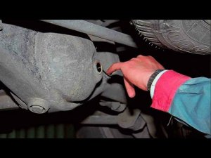 ДЛЯ ЧЕГО ОПЫТНЫЕ АВТОМОБИЛИСТЫ НЕ МЕНЯЮТ МАСЛО В МЕХАНИЧЕСКОЙ ТРАНСМИССИИ