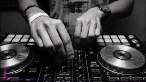 DJ Makinetor -Future City - Only Love.mp4