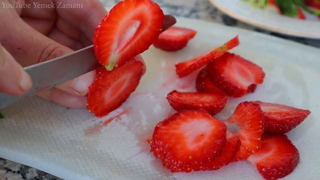 LEZZETLİ MAGNOLİA TATLISI TARİFİ ✅ Kremasız Magnolia Nasıl Yapılır? - Sütlü Tatlı Tarifi смотреть онлайн