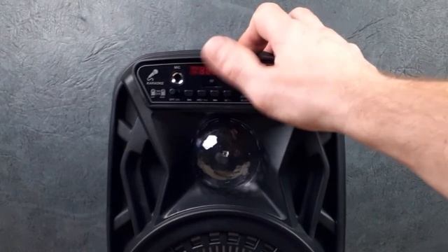 Портативная блютуз колонка с микрофоном. Маленькая и мощная. Bluetooth, USB, AUX, микро TF, FM ради