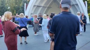 ТИ ТАКА ХОРОША, ДАЙ ХОЧ ПОДИВИТЬСЯ! ТАНЦЫ ХАРЬКОВ УКРАИНА СЕНТЯБРЬ 2023