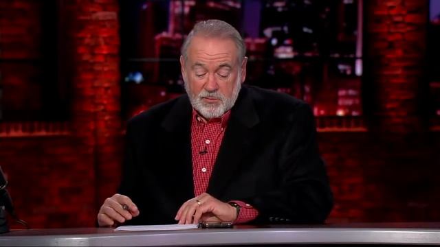 Biden COWERS Before Reporters | Live with Mike | Huckabee смотреть онлайн