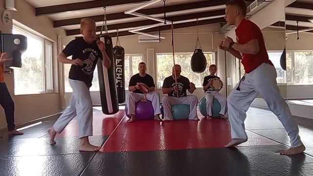 Играем капоэйру хежионал на тренировке! #capoeira #капоэйра#капоэйрарежионал#капоэйрарежионалмосква смотреть онлайн