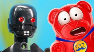 ДЕНЬ ПЕТЬКИ И ЖЕЛЕЙНЫЙ МЕДВЕДЬ ВАЛЕРА.mp4