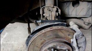 Kia Rio Киа Рио 2010 года 1,4  Замена переднего тормозного шланга дисков и колодок