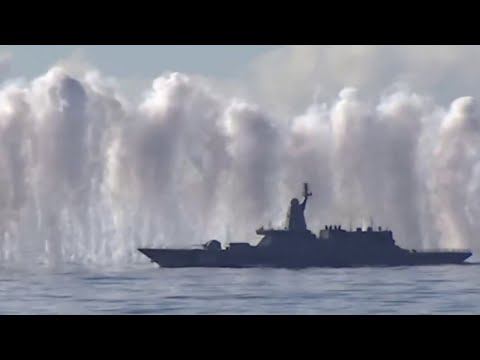 Пуск, захват цели и мощный взрыв: уничтожение «противника» управляемыми ракетами в Охотском море