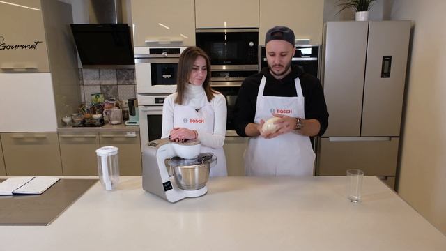 Обзор кухонной машины BOSCH MUM5XW40 смотреть онлайн