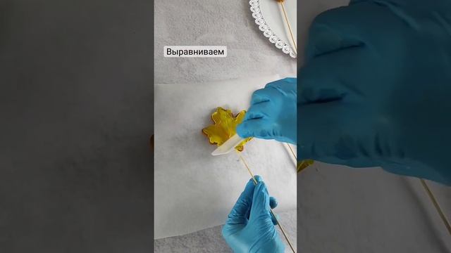 Простой способ росписи пряников #пряники #подаркисвоимируками #подарокучителю #школа