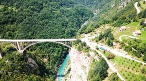 Каньон реки Тара и мост Джурджевича в Черногории
