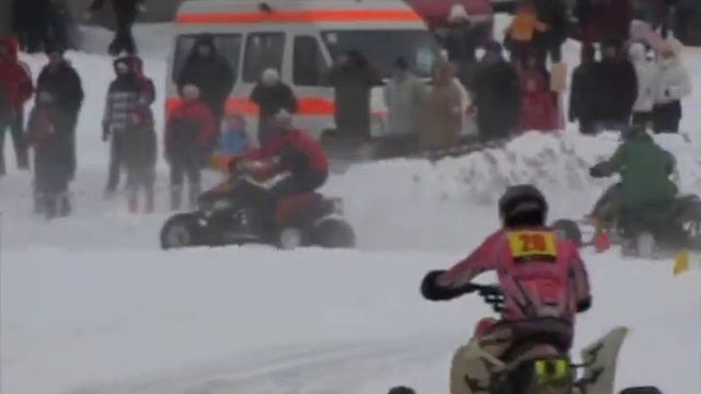 Гонки на квадроциклах по озеру!!! Vangazi-2010 смотреть онлайн