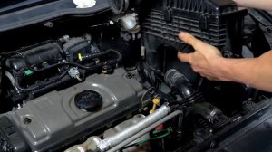 How to replace the air filter PEUGEOT 206 1.4i 💨
