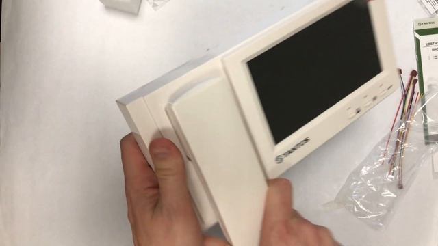 Распаковка видеодомофона Tantos Loki смотреть онлайн