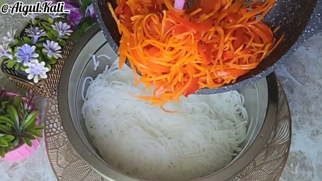 Фунчоза по-корейски с овощами ну очень вкусная закуска. Фунчоза салат жасау.Казакша рецепт