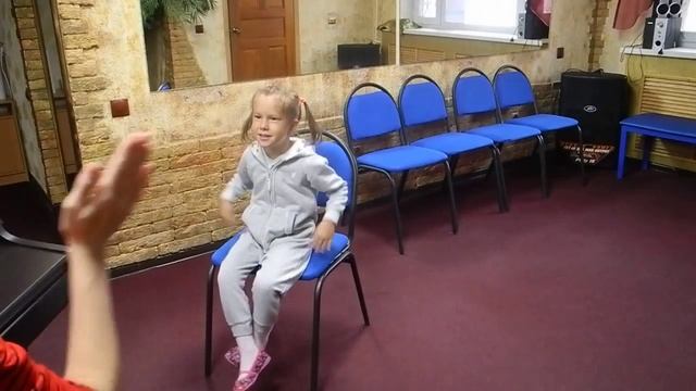 Хлопаем ритмически имена (3 занятие) Творческая студия Новая звезда смотреть онлайн