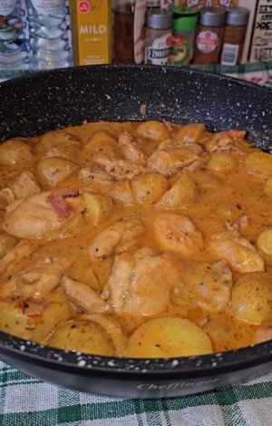 Сытное, горячее блюдо из курицы. Нереально вкусно. 2023.mp4