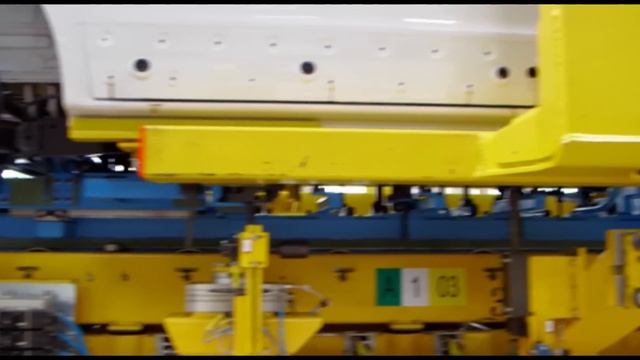 2014 Renault Trafic manufacturing at Sandouville plant 2 | AutoMotoTV смотреть онлайн