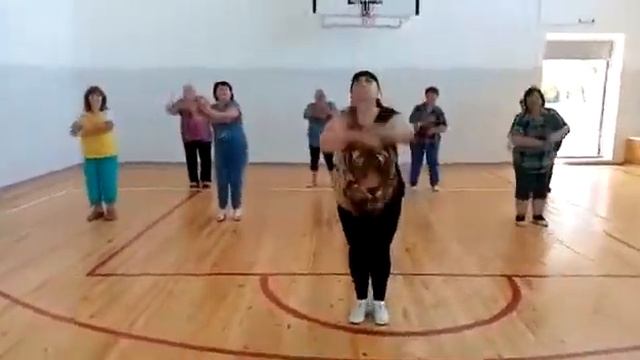 Танцевальный фитнес для пожилых 3