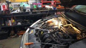 обломилась свеча зажигания. выкручиваем на машине