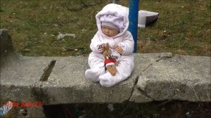 ?Прогулка на детской площадке с куклой Машей. Детское видео. Видео для девочек про кукол