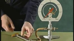 Металлический манометр