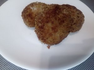 Мясные котлеты "Геркулес"с начинкой из квашеной капусты.