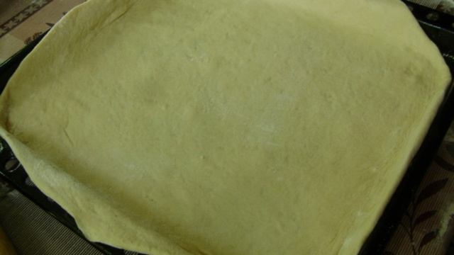Пирог из пирожкового теста в духовке