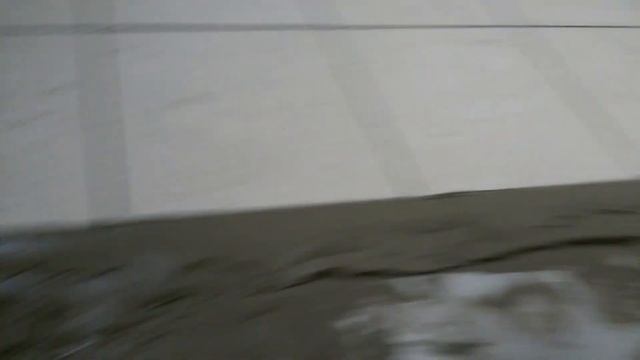 Укладка керамогранита на толстый слой клея с помощью направляющих. смотреть онлайн