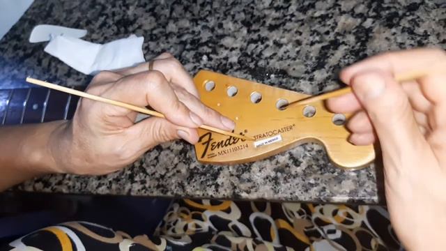 (Fender Guitar)Waterslide Decal By Fender смотреть онлайн