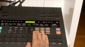 YAMAHA DRUM MACHINE RX 5