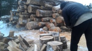 Колка берёзовых дров колуном зимой, продажа дров