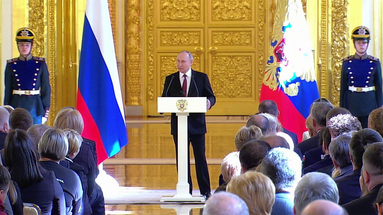 О выполнении планов и ответе на киевский террор Владимир Путин говорил с доверенными лицами