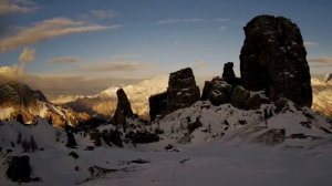 Почему нельзя спать сразу на двух подушках (под угрозой ваша личная жизнь)