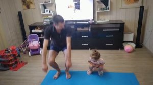 Челлендж " С папой делаем зарядку"