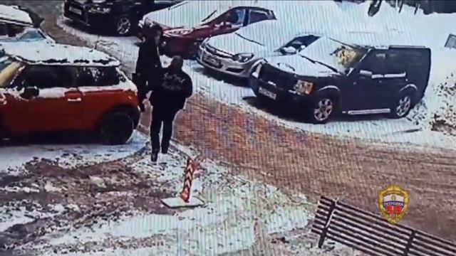 Полицией Москвы задержан аферист, похитивший у двух граждан под видом обмена валюты 9,5 млн рублей