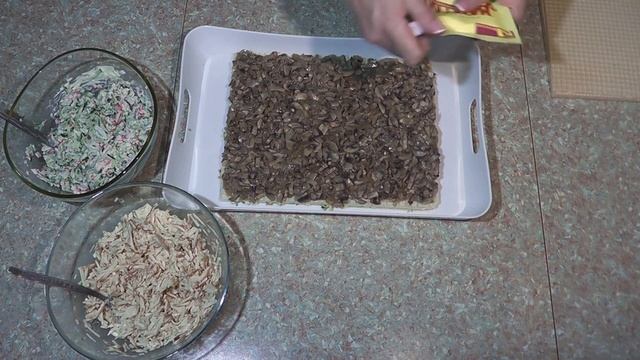 Закусочный торт (оригинальный салат) // Snack cake (original salad) смотреть онлайн