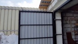 Гаражные ворота из Профнастила С8. Посёлок Лазурный , Челябинская область .
