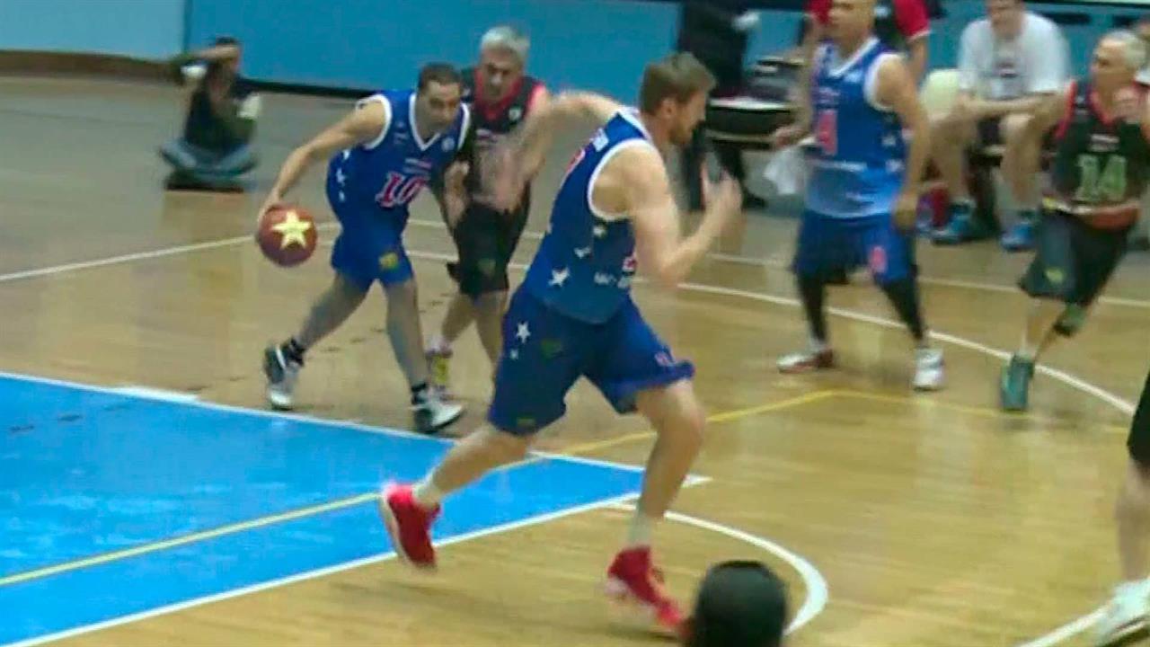 В Дамаске состоялся товарищеский матч по баскетболу между ветеранами сборных России и Сирии смотреть онлайн